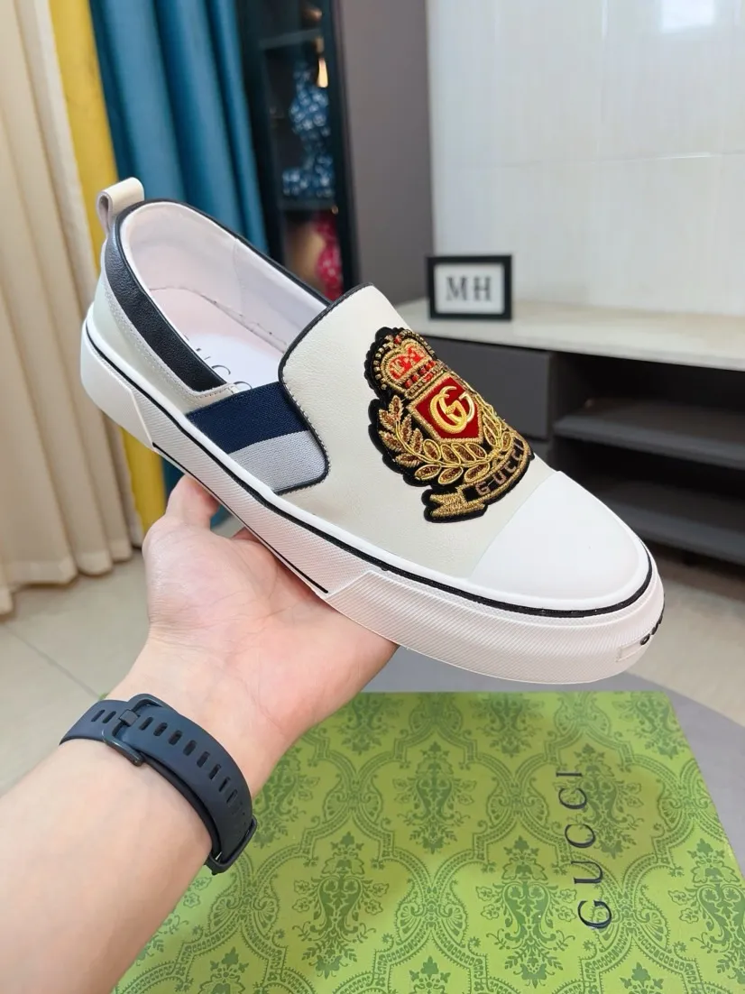 Men's shoes 💰458🌹🌹GUCCI [Gucci] New high-end brand of men's shoes, the latest fashionable casual men's shoes, trendy and versatile, relaxed and sporty style, uppers imported from Italy, first-layer cowhide, genuine leather lining, and ultra-fine workmanship. Original personalized fashionable rubber wear-resistant outsole, light and comfortable on the foot, size 38-44